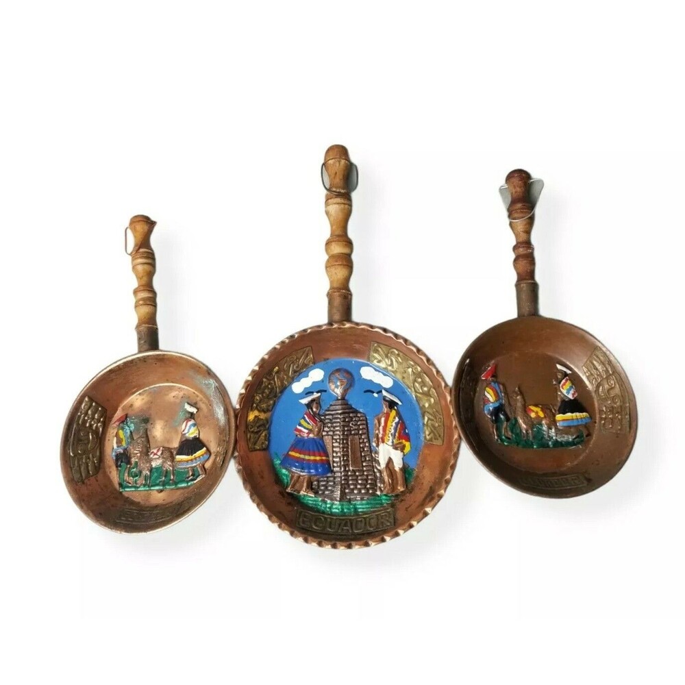 Ecuador artisanal copper mini Skillets folk art Ecuadorian souvenir Art